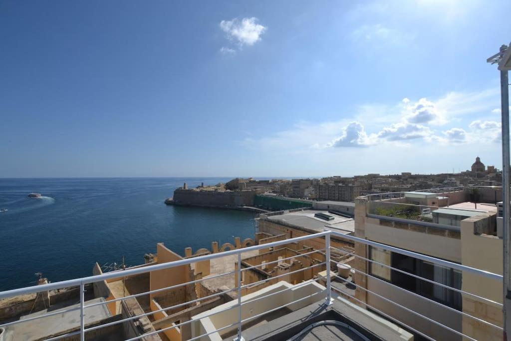 Vallettadreamsuites Groud Floor Shared Sea View Rooof Terrace ภายนอก รูปภาพ
