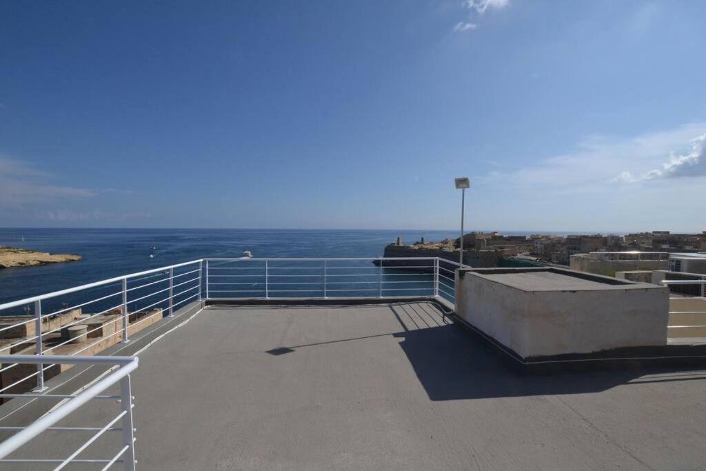 Vallettadreamsuites Groud Floor Shared Sea View Rooof Terrace ภายนอก รูปภาพ