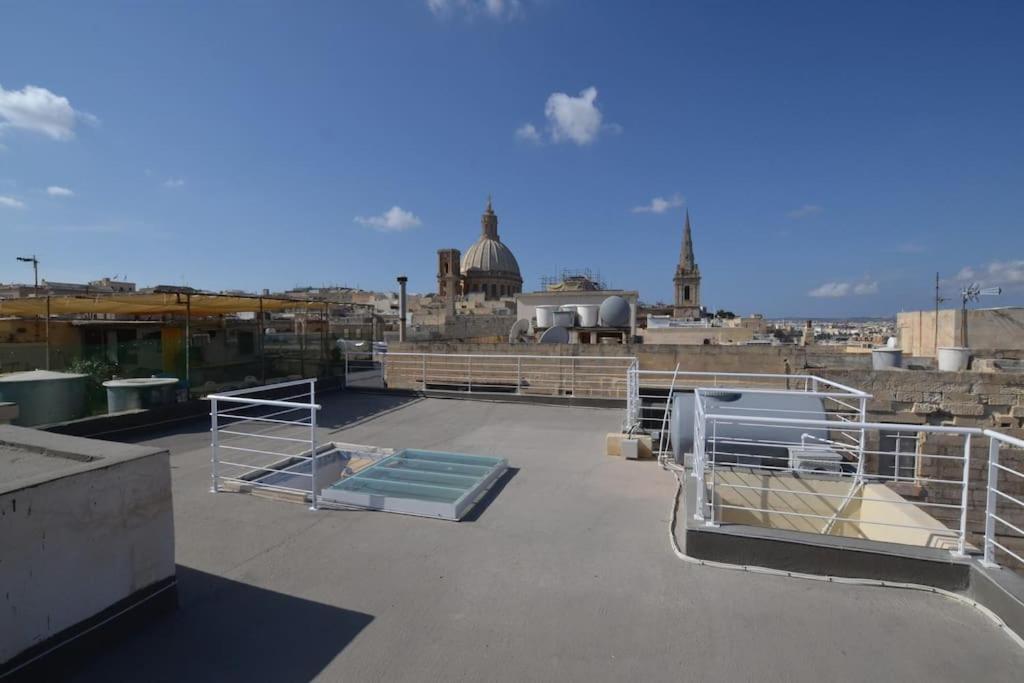 Vallettadreamsuites Groud Floor Shared Sea View Rooof Terrace ภายนอก รูปภาพ